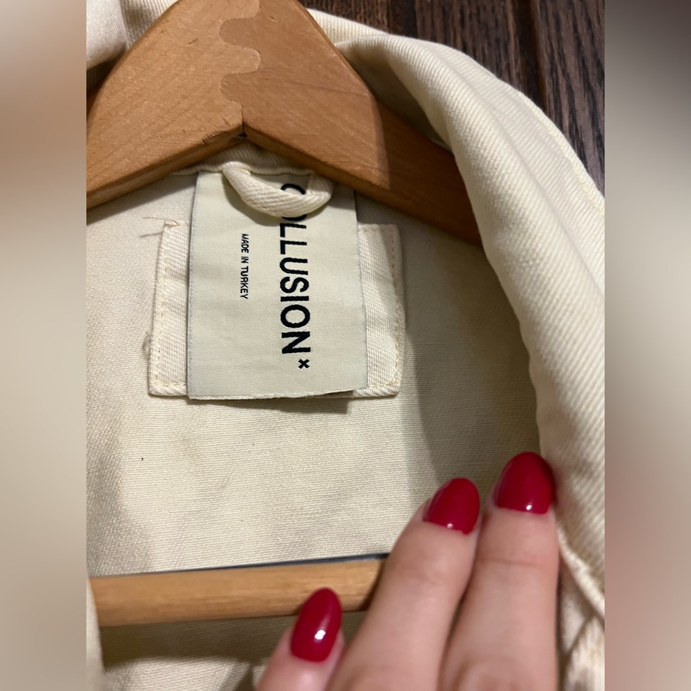 Fashion Nova Cream Jean Jacket Casual Style - Picture 4 of 10